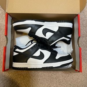 Nike Panda Dunks